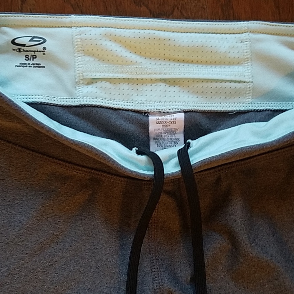 Champion C9 Knee Length wWorkout Capri - Picture 3 of 4